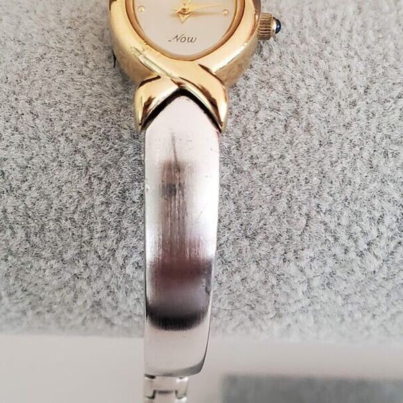 Armitron Now Watch Womens Diamond 17mm Case Quartz Analog Silver &‎ Gold Tone - Picture 9 of 10